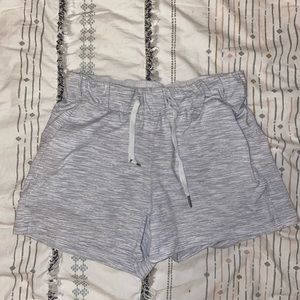 Lululemon shorts size 4